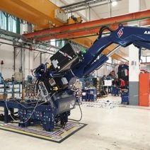 Ribaltatore per montaggio e collaudo GRU da retrocabina