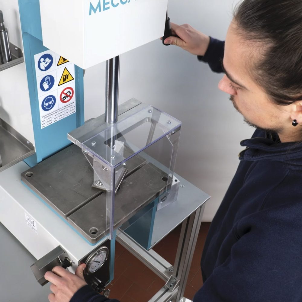 ALKY5000 Pressa pneumoidraulica con avvicinamento a cremagliera